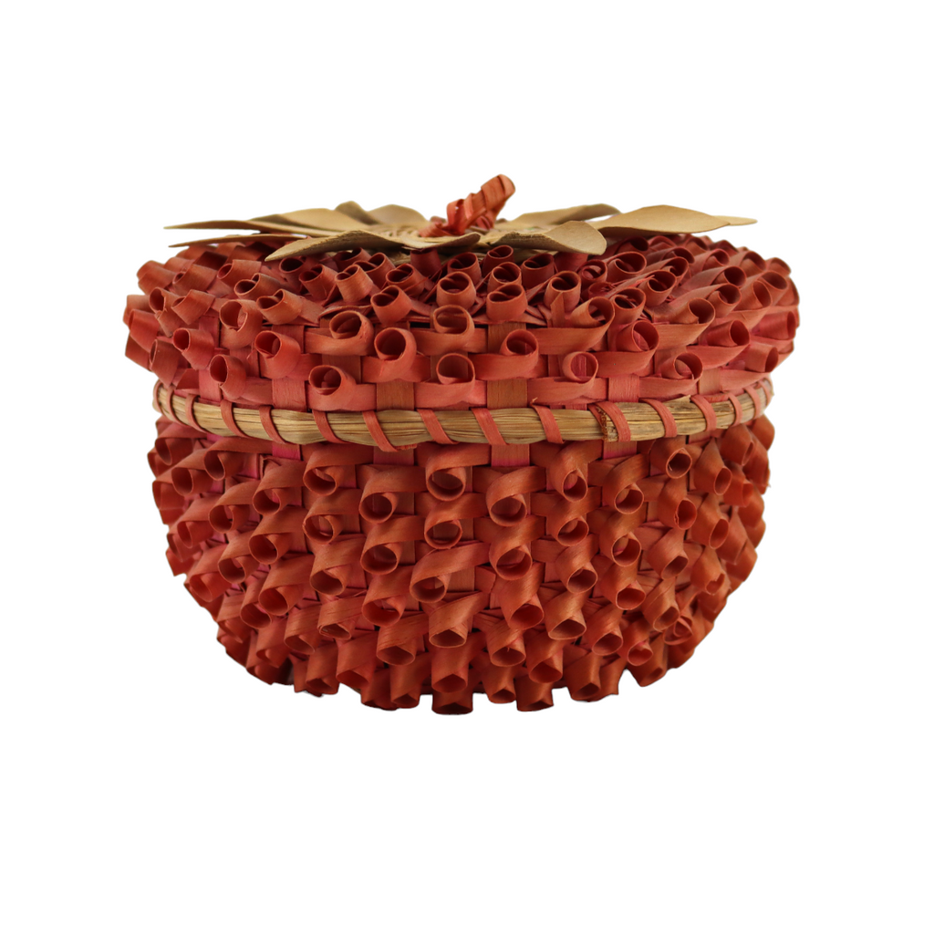 Penobscot Lidded Strawberry Basket c. 1970s, 3.75" x 5" (SK3501)