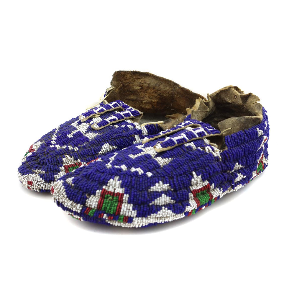 Sioux Beaded Leather Moccasins c. 1890-1900s, 3.5" x 9.5" x 4" (DW91963-0122-001)