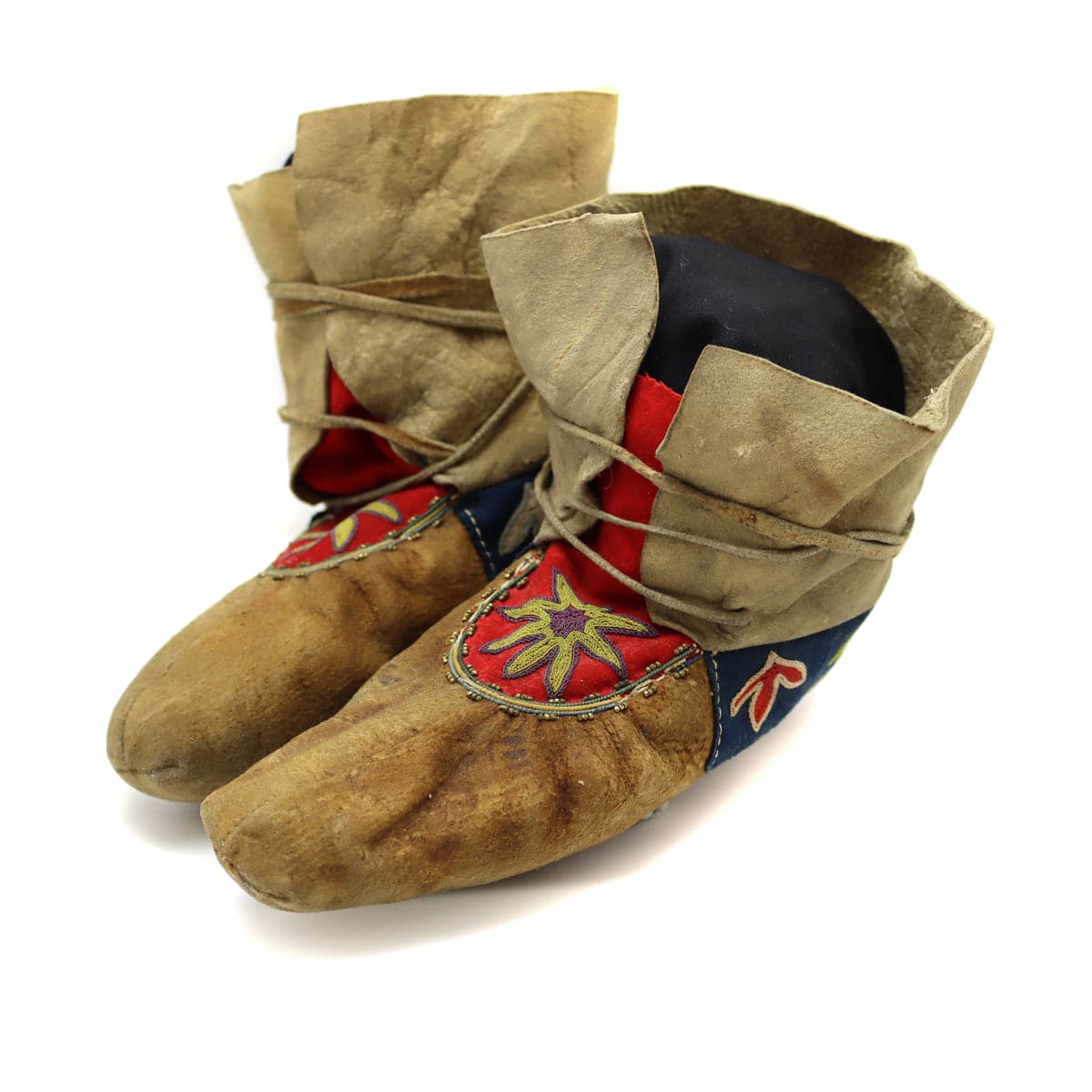 Athabaskan Leather, Trade Cloth, and Beaded Moccasins c. 1890-1900s, 6.75" x 9.5" (DW92323A-0421-001)
