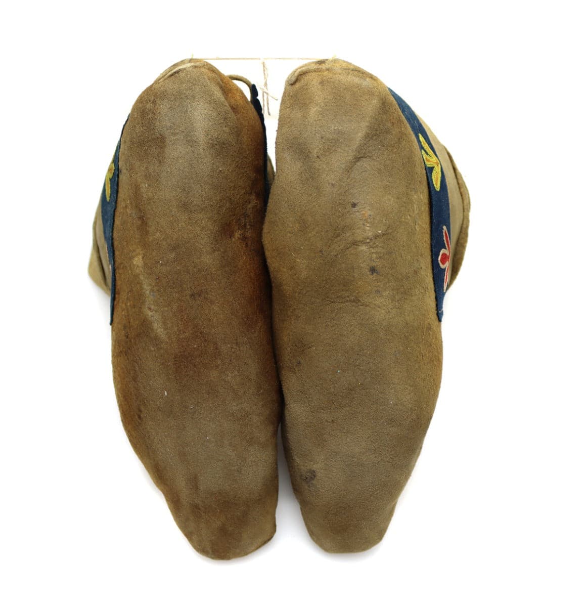 Athabaskan Leather, Trade Cloth, and Beaded Moccasins c. 1890-1900s, 6.75" x 9.5" (DW92323A-0421-001) 5

