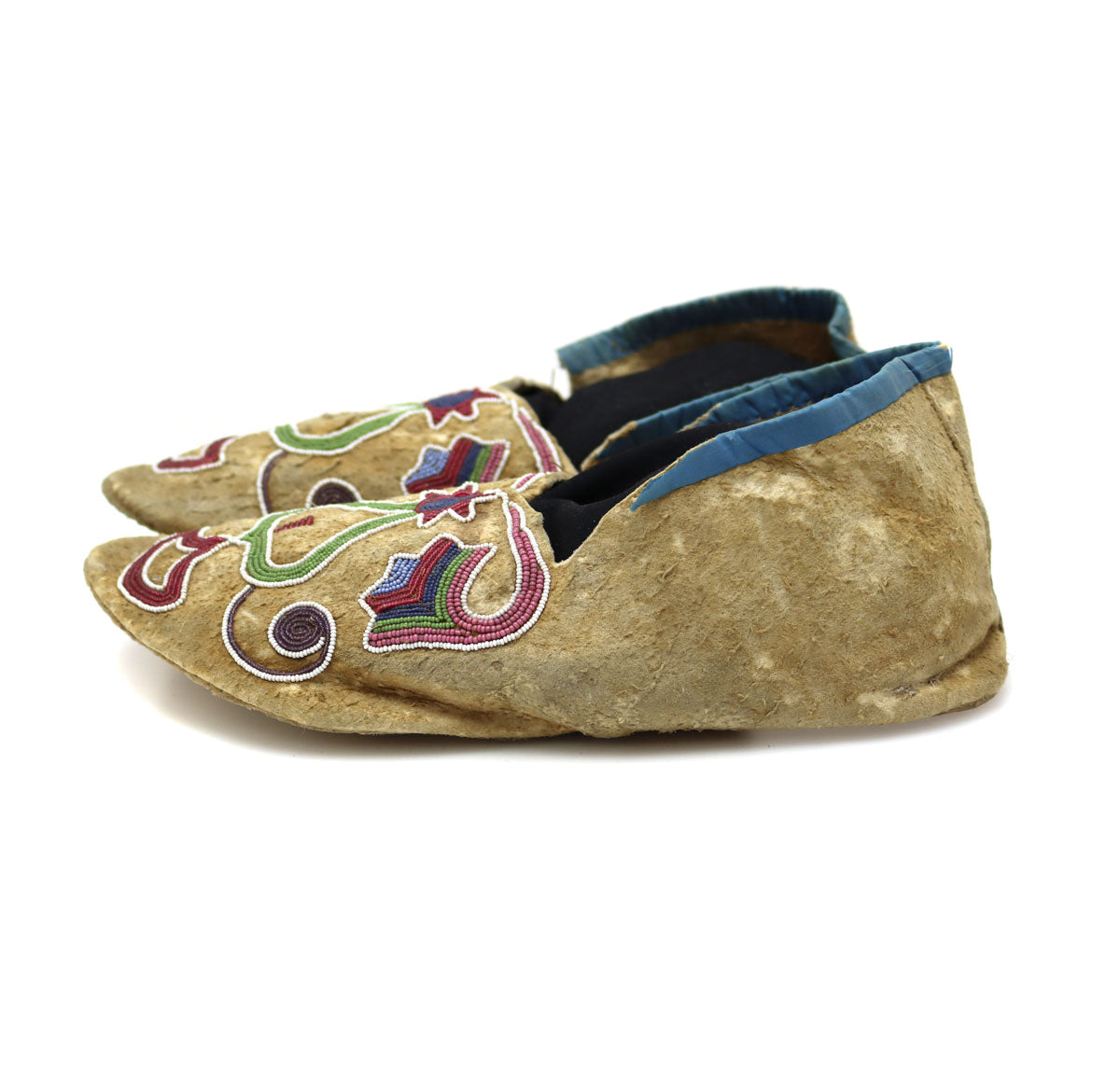 Woodlands (Sac and Fox) Leather Beaded Moccasins c. 1890-1900s, 3.5" x 9.5" x 3.5" (DW92323A-0421-006) 2

