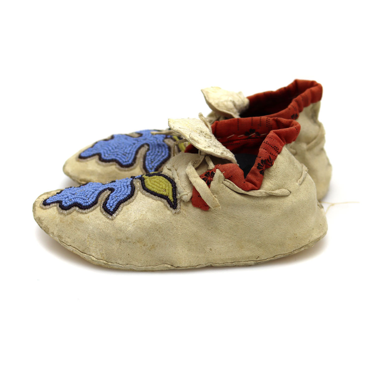 Woodlands (Sac and Fox) Leather Beaded Moccasins with Floral Design c. 1900s, 2" x 5.25" x 2.25" (DW92323A-0421-015) 2
