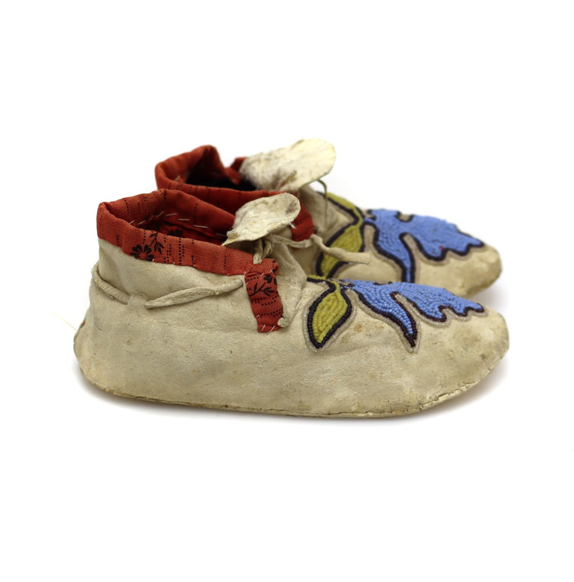 Woodlands (Sac and Fox) Leather Beaded Moccasins with Floral Design c. 1900s, 2" x 5.25" x 2.25" (DW92323A-0421-015) 4
