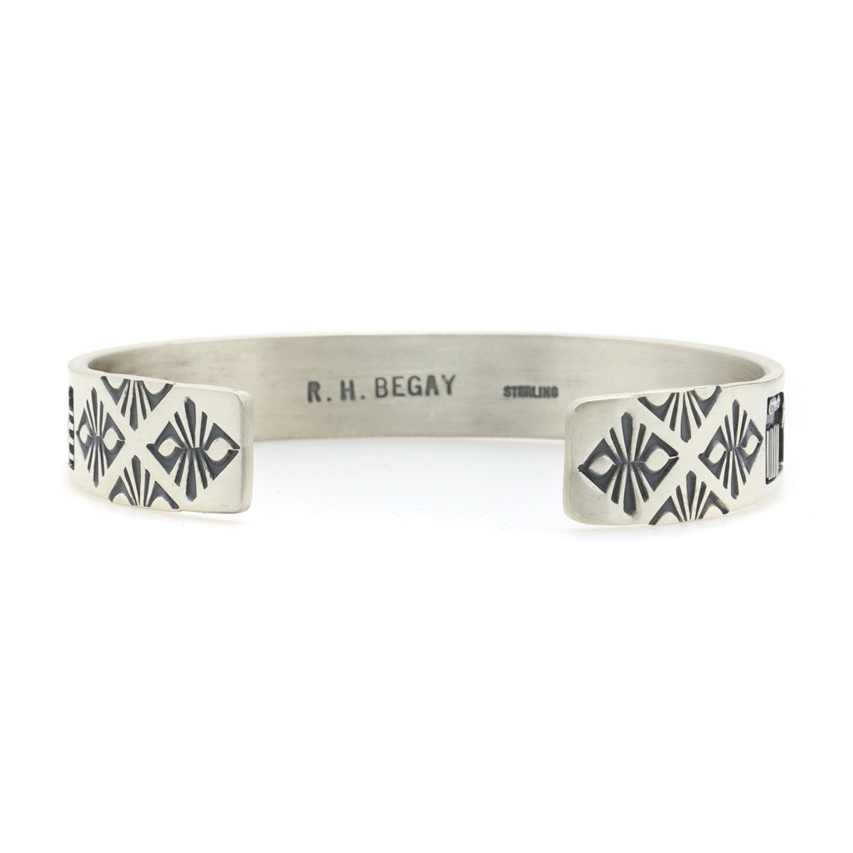 Roland Begay - Navajo Contemporary Sterling Silver Storyteller Bracelet, size 6.25 (J13209) 2
