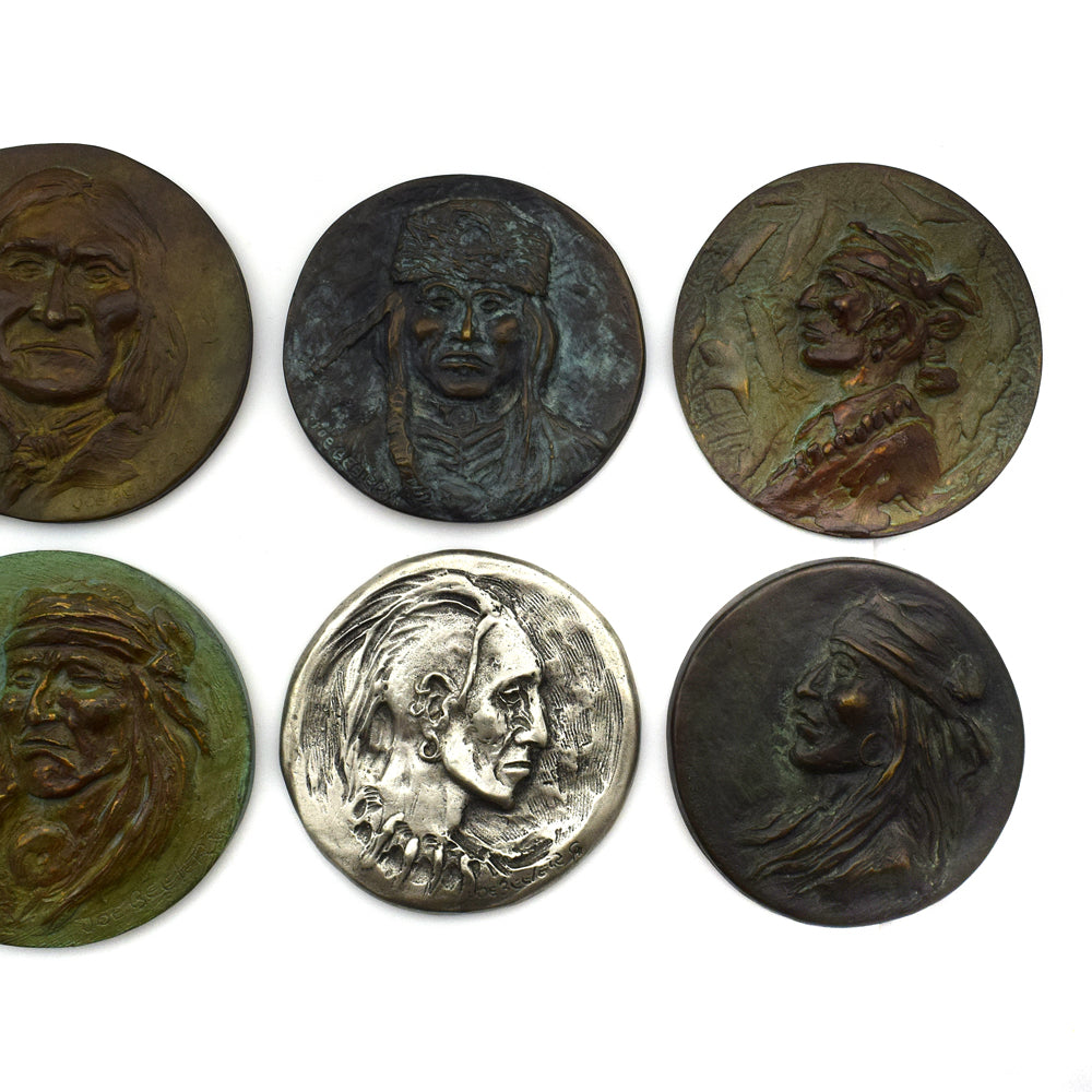 Joe Beeler (1931-2006) - Set of 10 Contemporary Bronze and Pewter Medallions with Native American Faces 3
