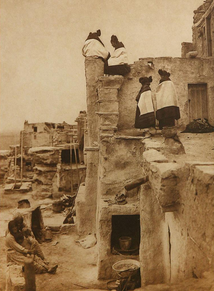SOLD Edward S. Curtis (1868-1952) - On the Housetop